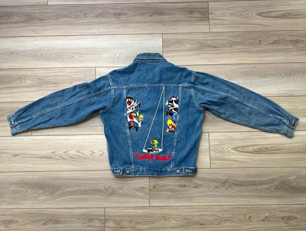 Vintage 1996 Warner Bros Studio Store Looney Tunes Embroidered Denim Jacket XS